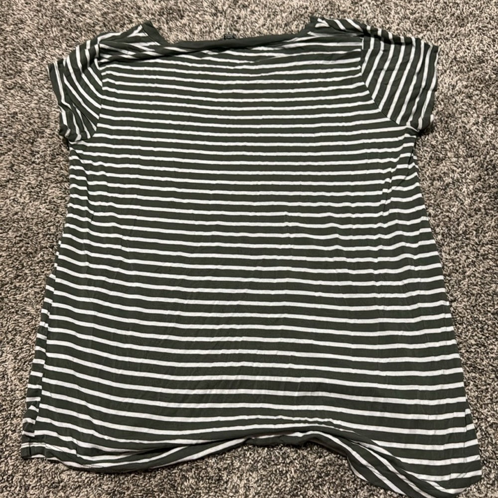 basic tee - Picture 2 of 3